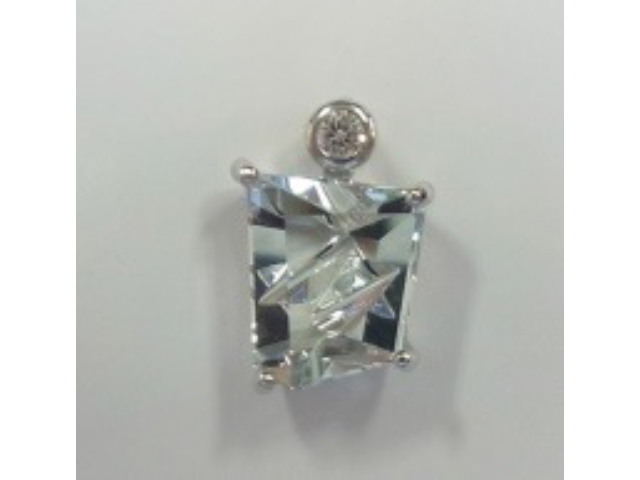 ムンシュタイナー☆K18WG☆2.7ct\u00260.13ctのアクアマリンが輝くトップ